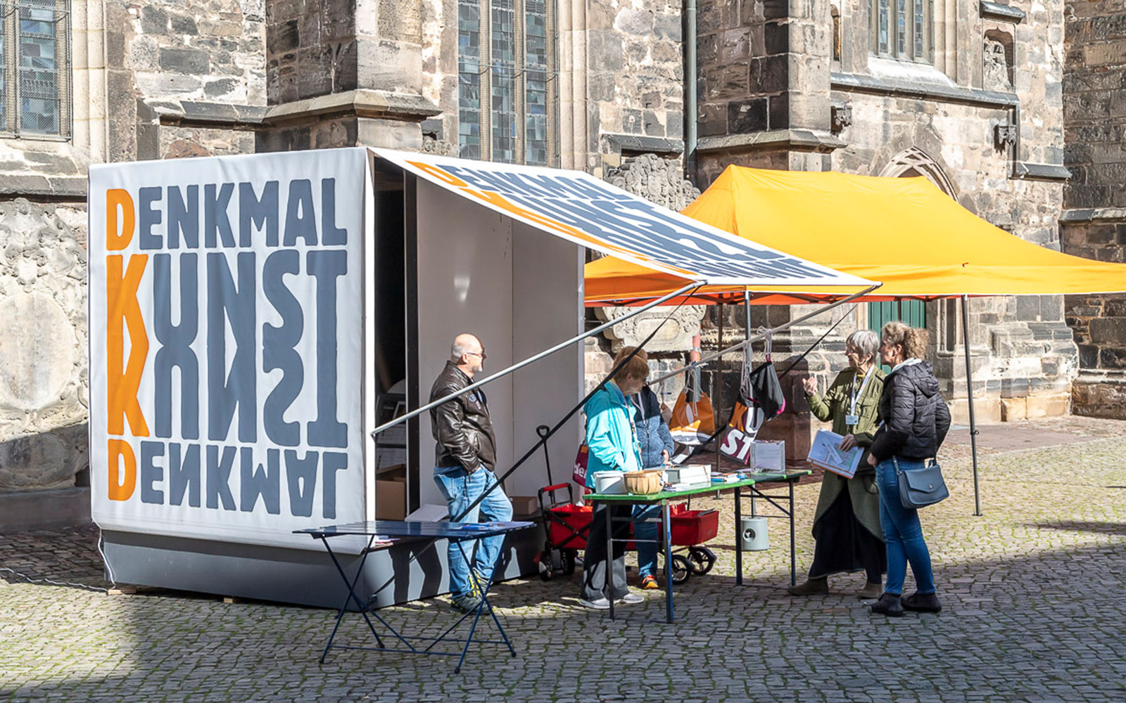 Türen auf, Kunst rein!